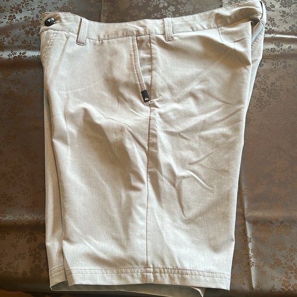 Men’s Quiksilver Amphibian Gray shorts, Sz 30, NICE!!! - Picture 4 of 7